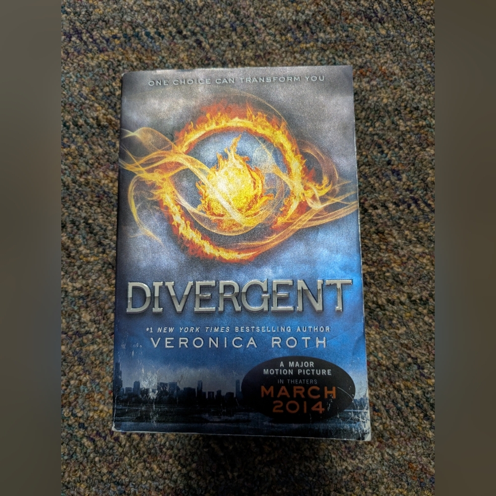 Divergent By Veronica Roth
